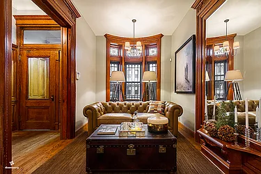 Rented by Dixon Advisory USA Inc.