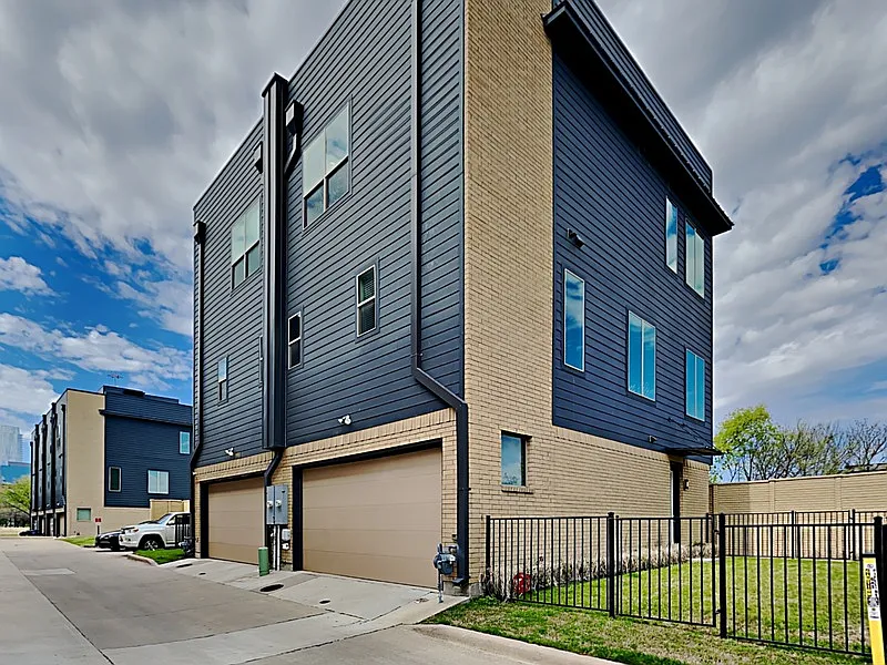 2 bed, 2.5 bath, 1818 sqft, $3,150 — Photo 2
