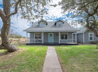 205 Portia Ave, Rockport, TX 78382