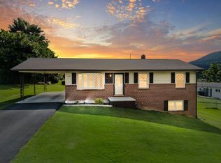 102 Pine St, Narrows, VA 24124