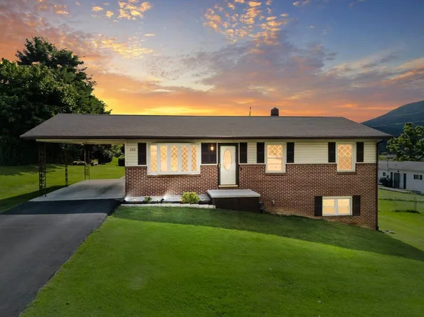 102 Pine St, Narrows, VA 24124