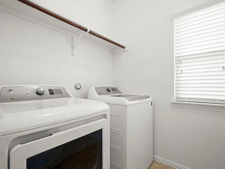 10012 Epic Knoll Dr — Photo 28