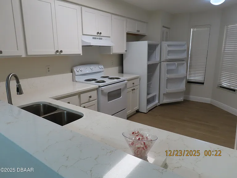 4211 New Haven Ct — Photo 3