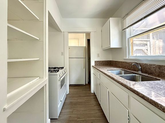 5th image of 2000 N Vista Del Mar Ave #2014