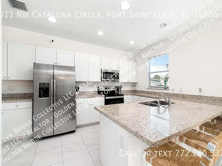 2011 NW Cataluna Cir #3498 — Photo 1