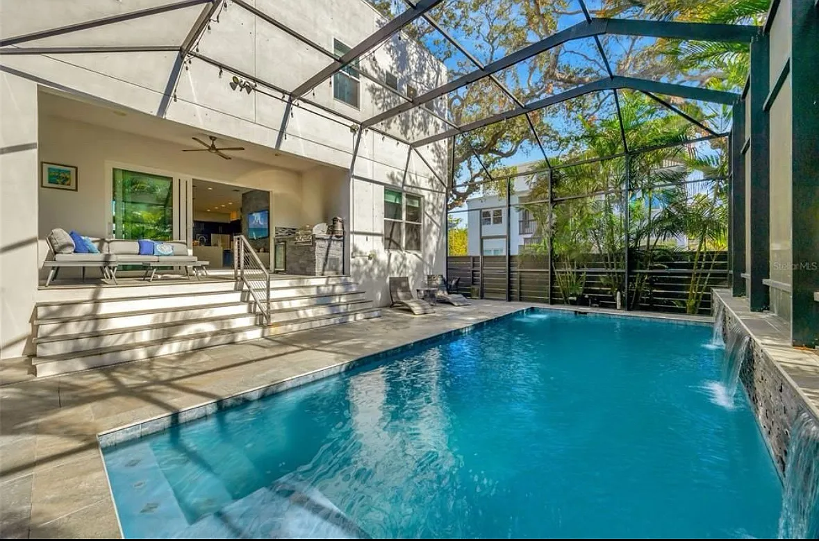 2706 W Trilby Ave — Photo 3