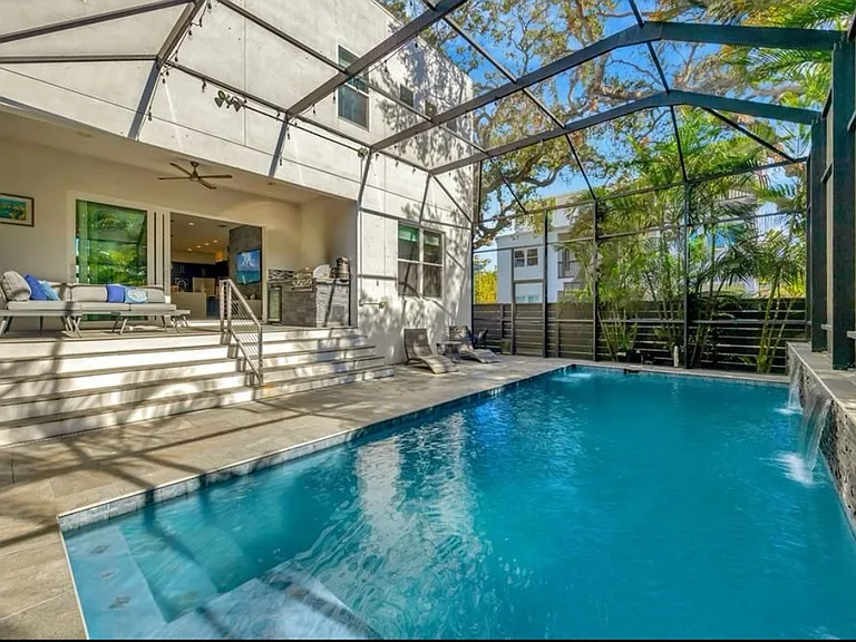 2706 W Trilby Ave — Photo 3