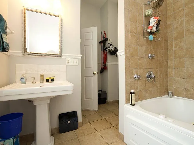 1252 N Greenview Ave #1 — Photo 10