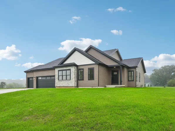 4491 Scenic Oak Dr, Cottage Grove, WI 53527