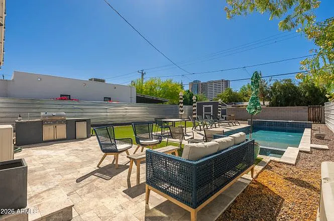 933 E Granada Rd — Photo 24