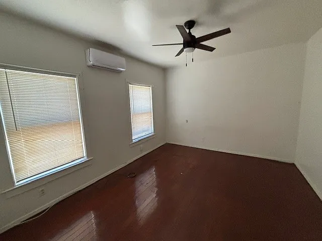 914A Grandview Ave — Photo 6