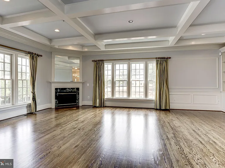 7233 Addington Dr — Photo 8