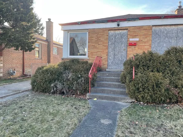 12820 S May St, Calumet Park, IL 60827