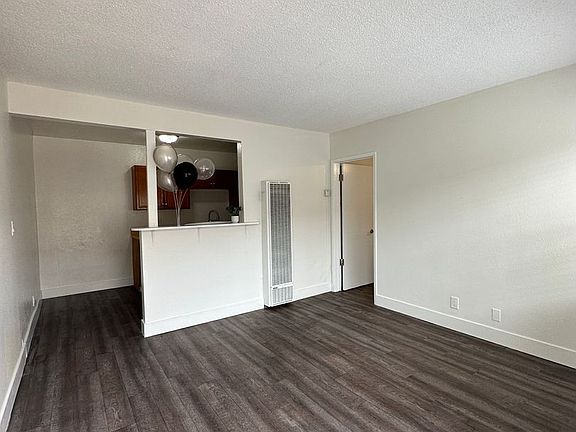 5th image of 12620 Oxford Ave APT D