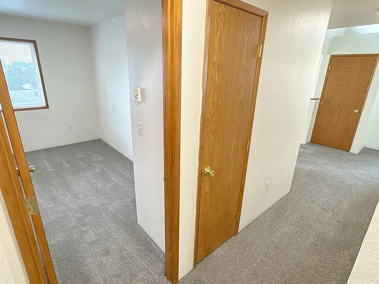 5631 N Hills Dr — Photo 14