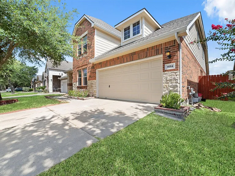 8914 Parlin Ridge Dr — Photo 3