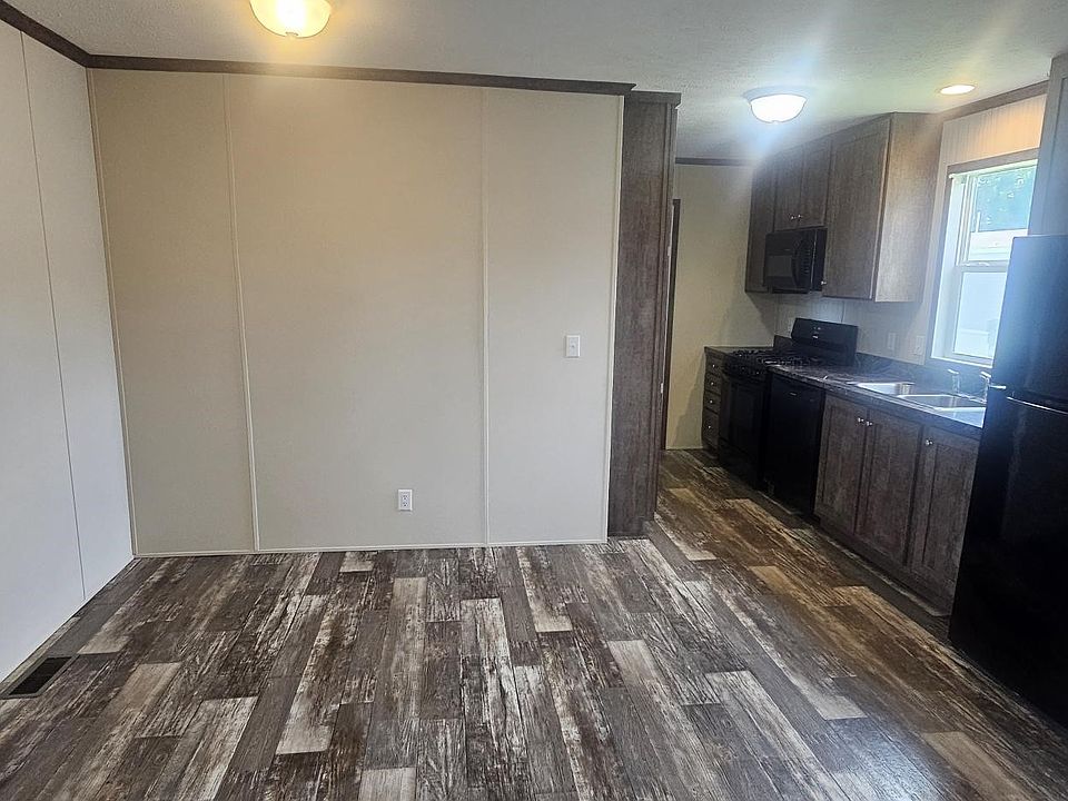 1st image of 223 Magnolia #223
