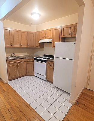 4th image of 30-15 Newtown Ave #305