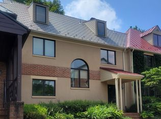 216 E Marshall St, Middleburg, VA 20117