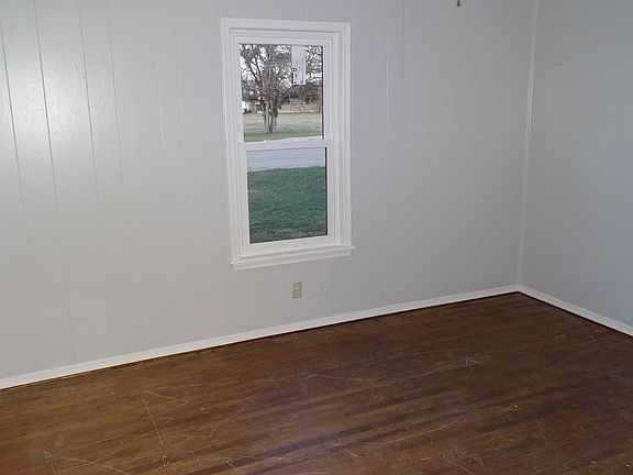 5th image of 306 W Red Oak Rd