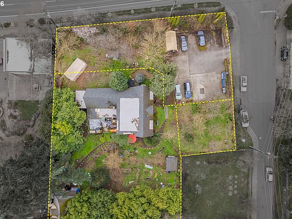 2nd image of 325 River Rd