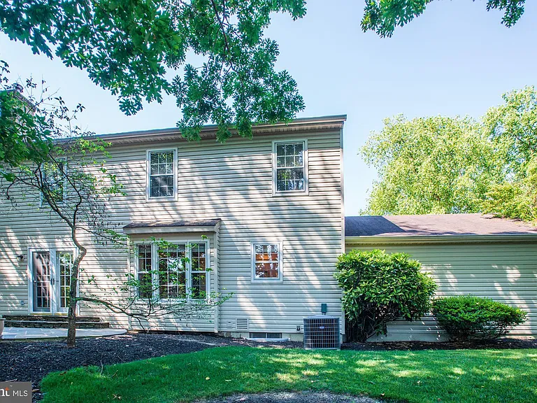 9012 Penn Manor Ct — Photo 18