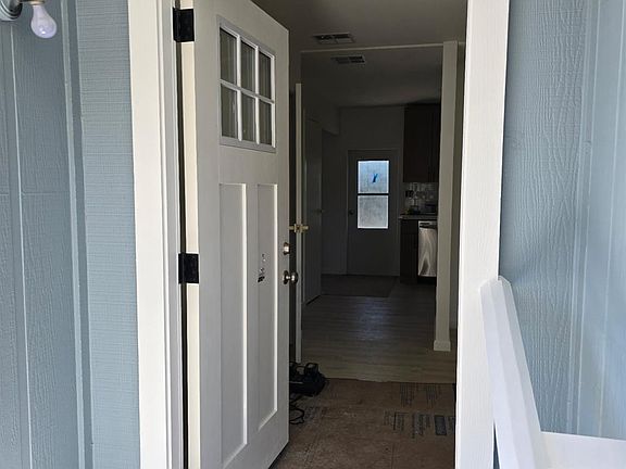 3rd image of 21 Sequoia Circle