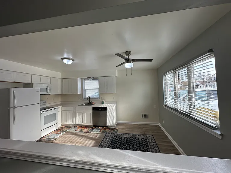 8475 Essex Ave — Photo 24