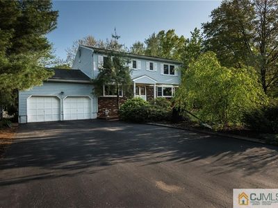 2 Porsche Dr, Matawan, NJ, 07747