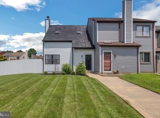 101 E Green Valley Cir, Newark, DE 19711