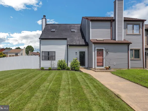 101 E Green Valley Cir, Newark, DE 19711