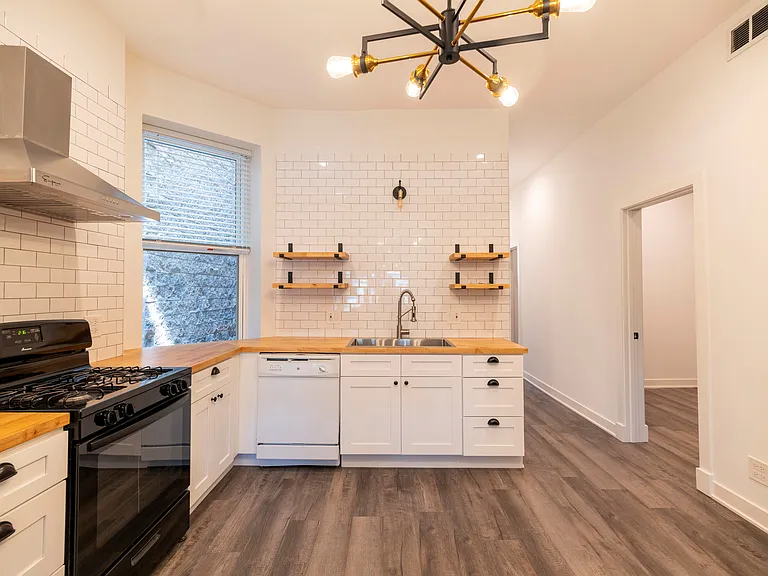 905 S Miller St #2 — Photo 3