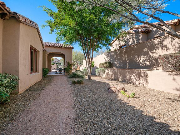 5th image of 3111 S HONEYSUCKLE Court