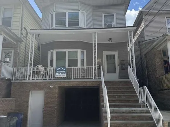 136 W 28th St, Bayonne, NJ 07002