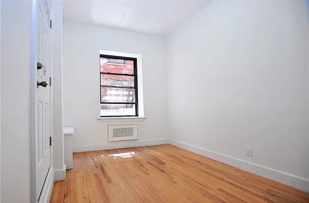 Rented by Buchbinder & Warren | media 21