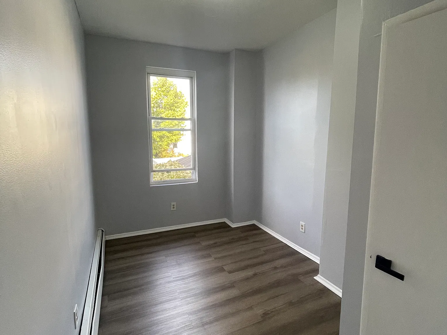 3 bed, $2,100 — Photo 2