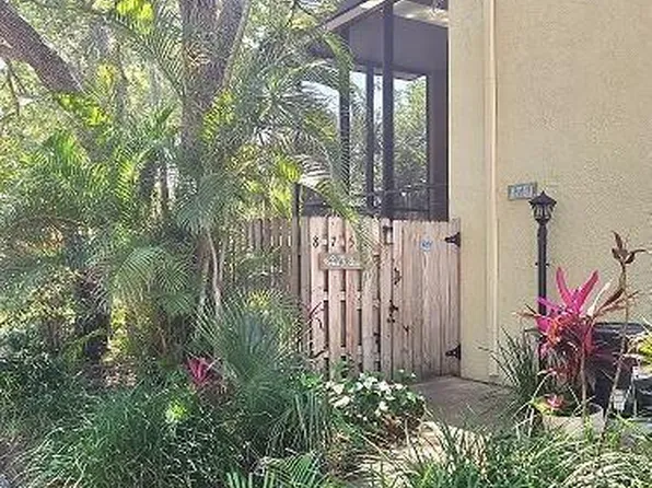 8751 Live Oak Ct, Cape Canaveral, FL 32920