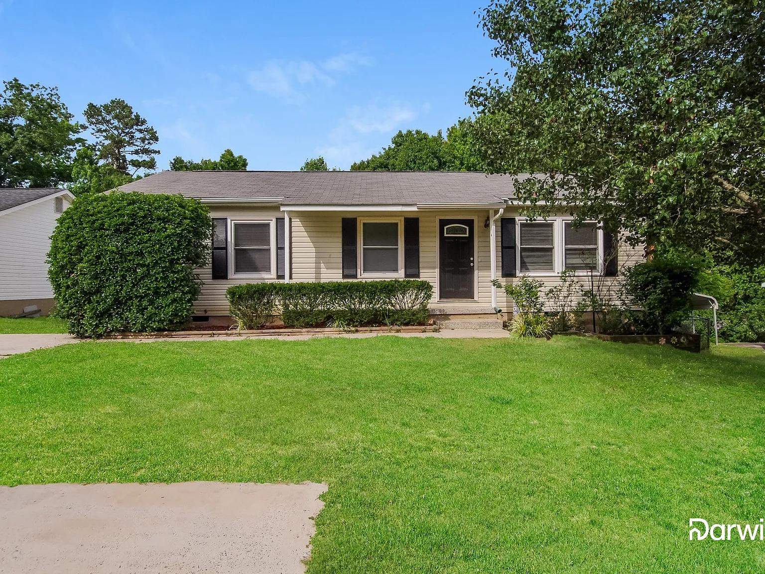 3 bed, 2.0 bath, 1056 sqft, $1,935 — Photo 3