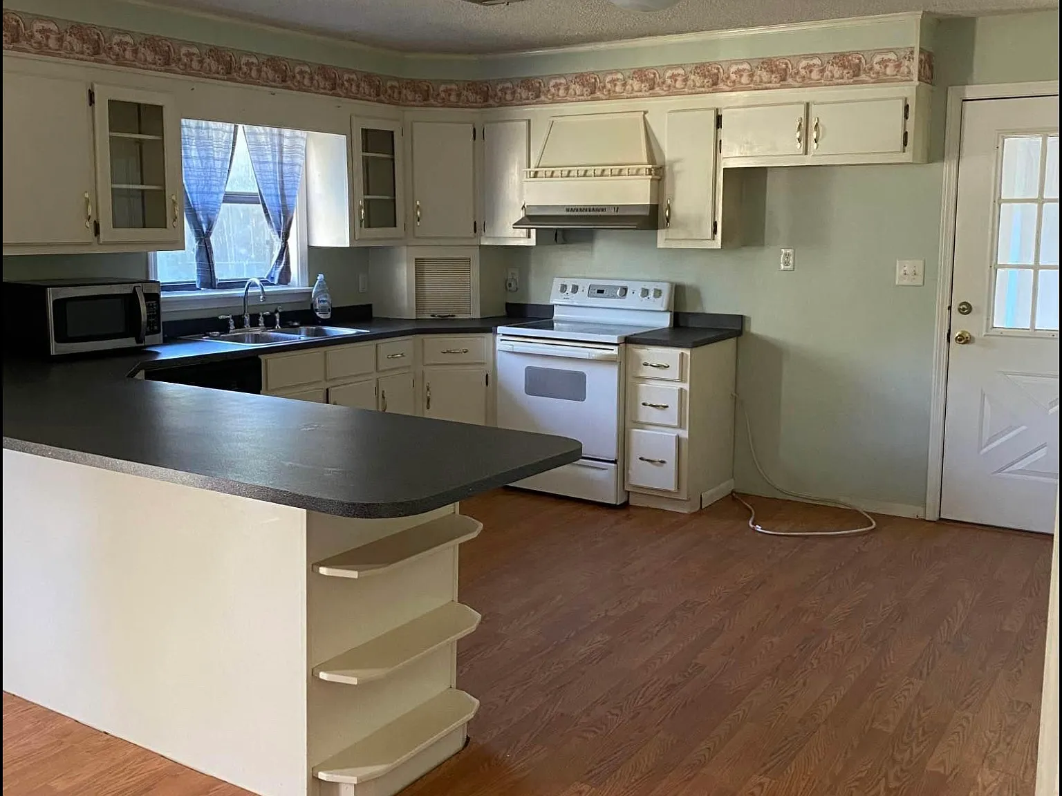 2110 S Century Blvd — Photo 4