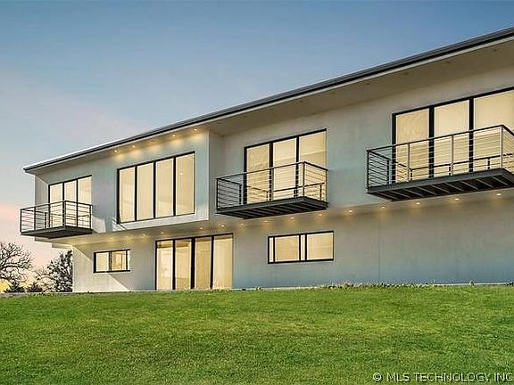 2nd image of 546 Mockingbird Rd