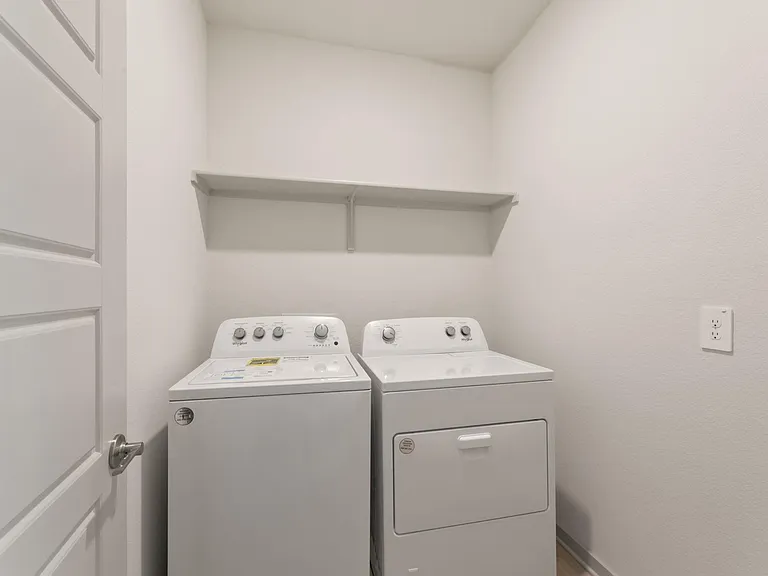 237 Ashford St — Photo 21
