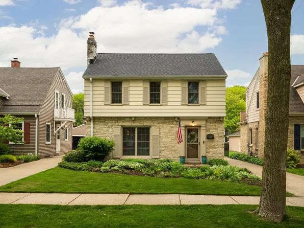 2456 N 85th STREET, Wauwatosa, WI 53226