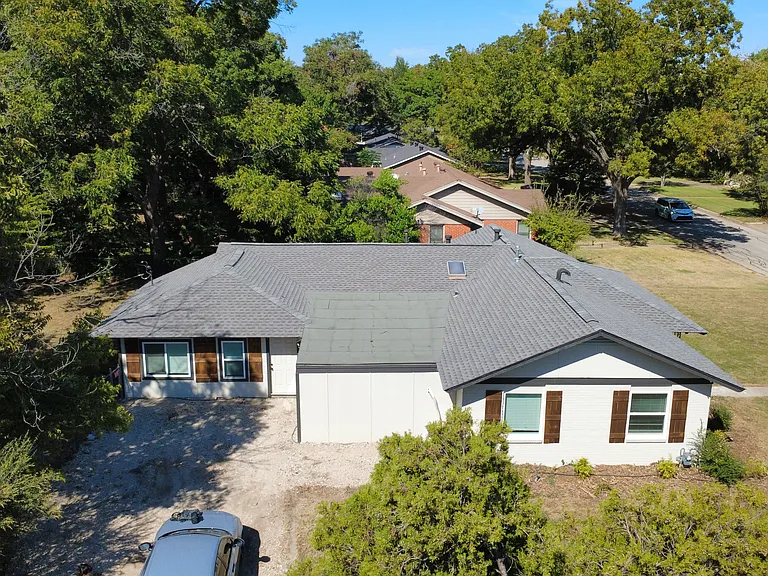 310 Sunset Ct — Photo 14
