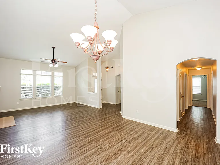 207 Fairgrove Ln — Photo 9