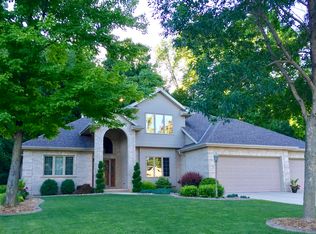 1299 Beechwood Ct, Green Bay, WI 54313