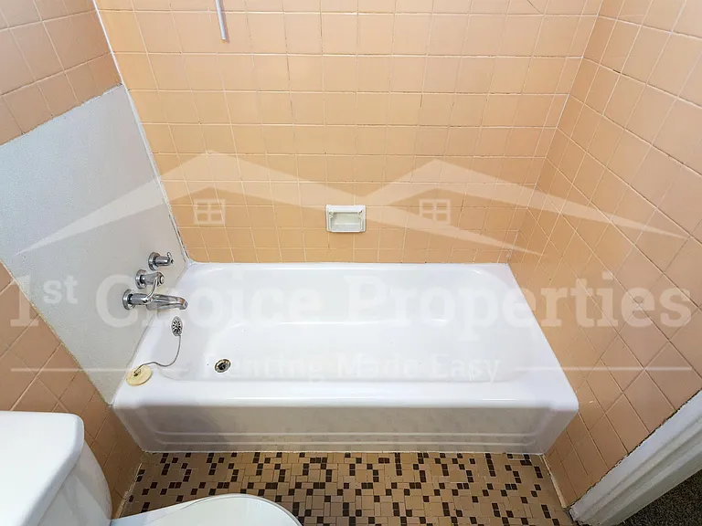 204 McCormick Ave #1 — Photo 16