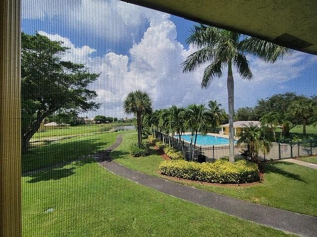 1st image of 1637 Meadows Cir W