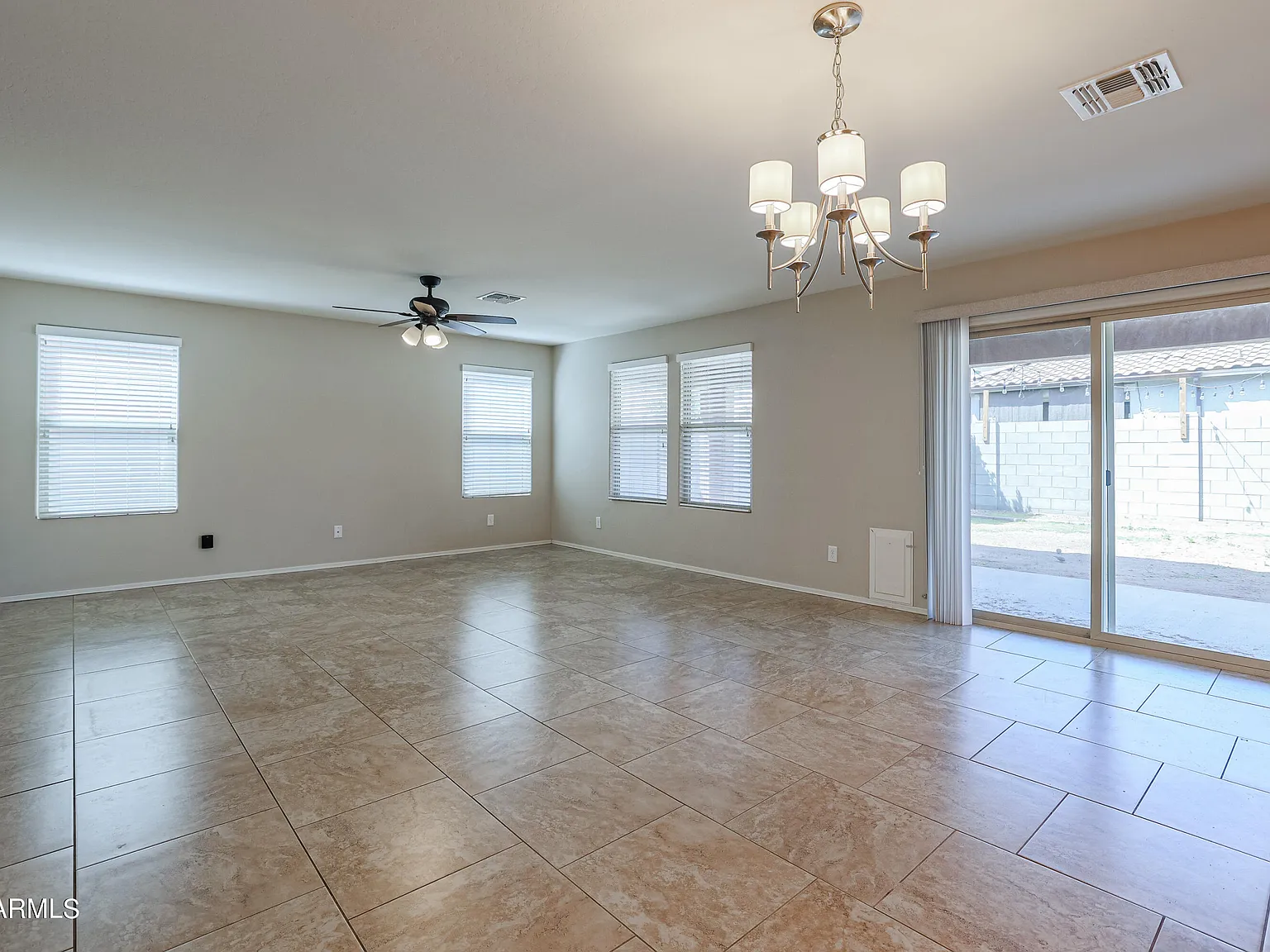 3 bed, 2.5 bath, 2375 sqft, $2,375 — Photo 2