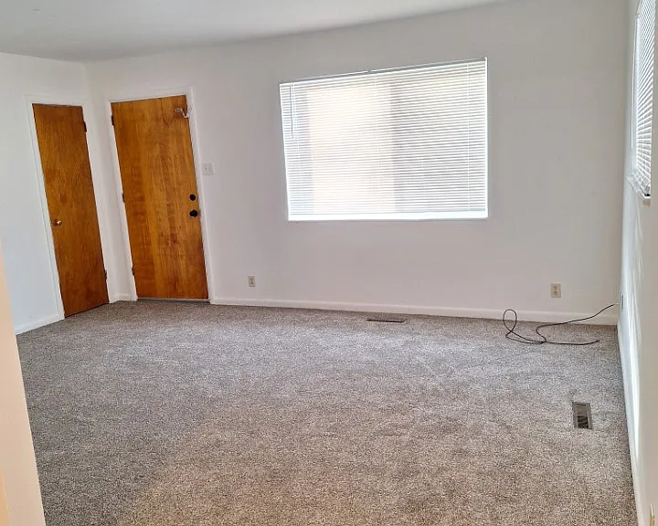 307 W Utah Ave — Photo 10