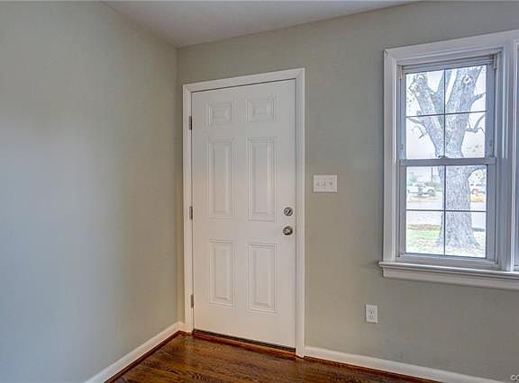 4th image of 7247 Sandy Cir